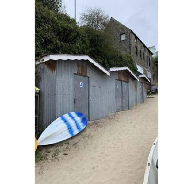Siediau Traeth Rhifau 1, 2, 3 a 4, Sandy Slip, Cei Newydd