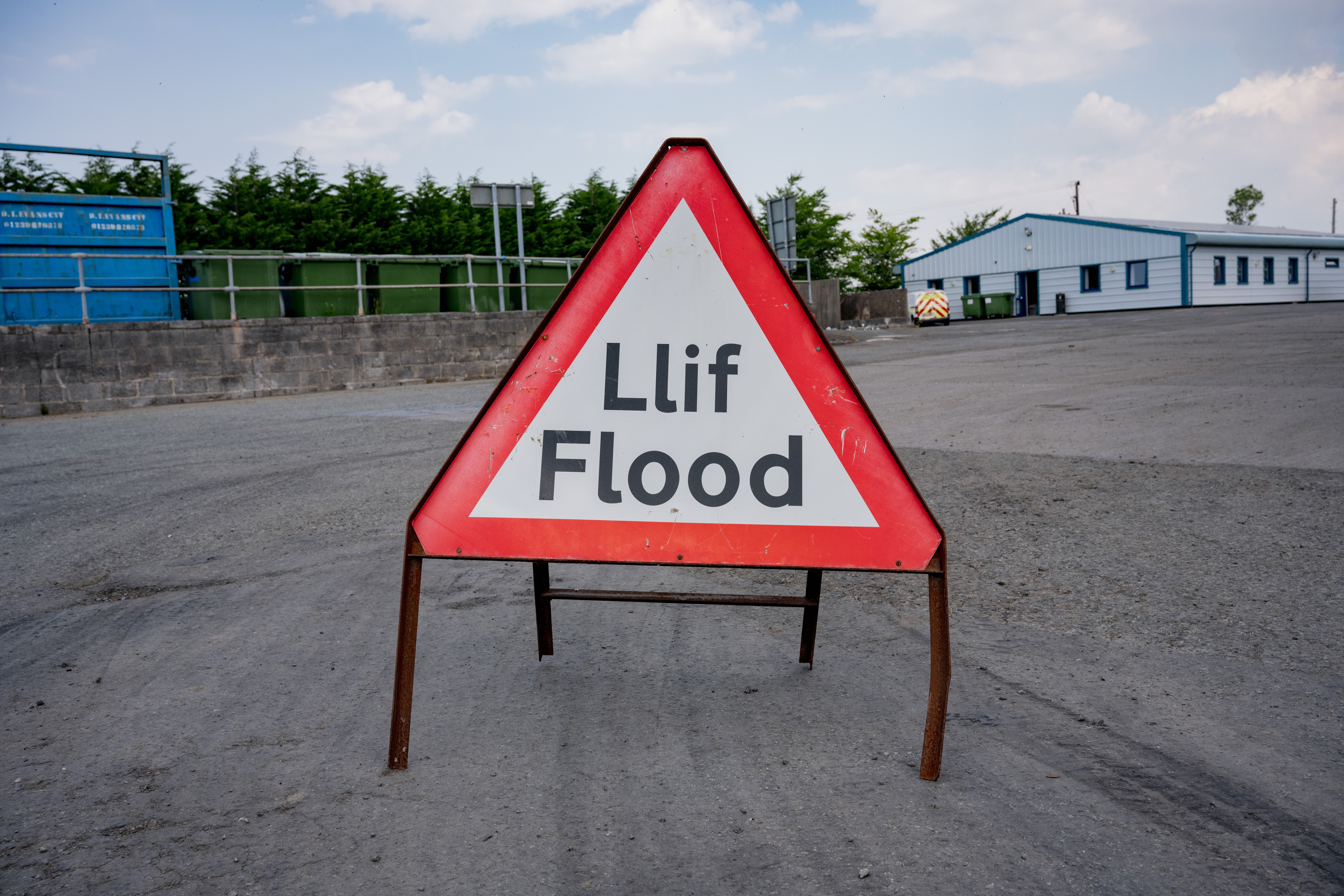 Flood Warnings: River Teifi at Cenarth, Llechryd and Newcastle Emlyn