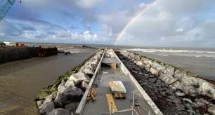 Gwaith yn parhau ar Gynllun Amddiffyn Arfordir Aberaeron