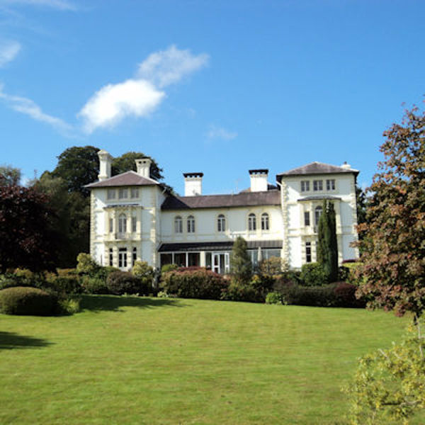 Gwesty’r Falcondale, Llanbedr Pont Steffan